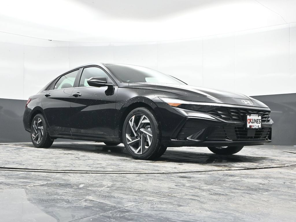 Used 2026 Hyundai Elantra Limited w/ Cargo Package FWD image 48