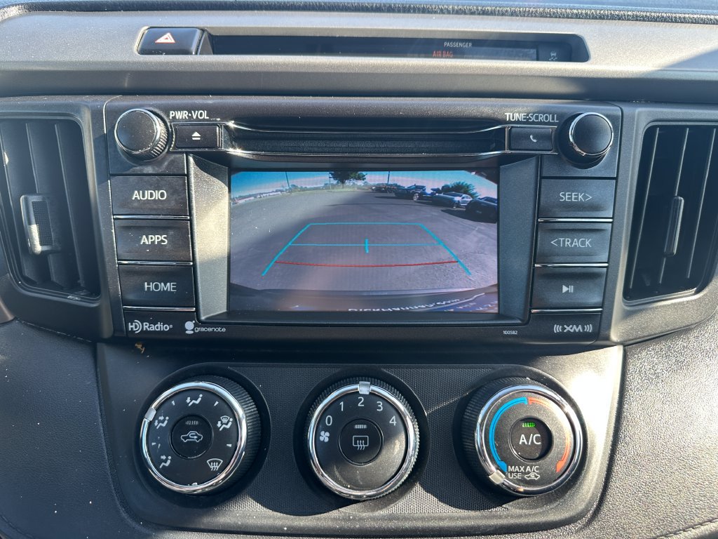 Used 2016 Toyota RAV4 LE AWD/4WD image 16
