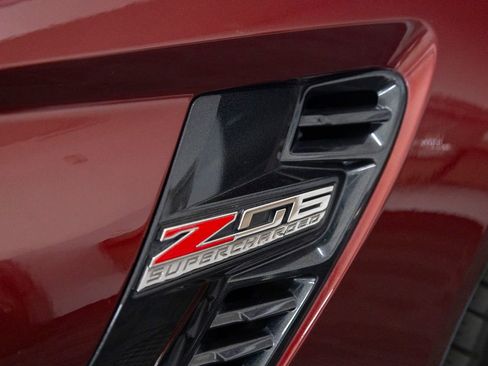 Used 2016 Chevrolet Corvette Z06 w/ 3LZ Preferred Equipment Group RWD image 12
