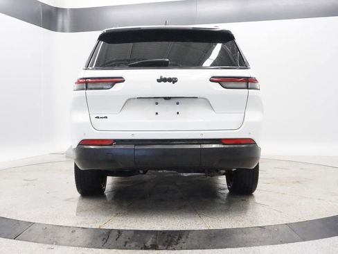 Certified 2023 Jeep Grand Cherokee L Laredo image 4
