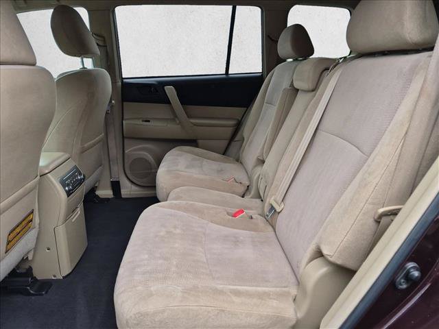 Used 2012 Toyota Highlander FWD image 17