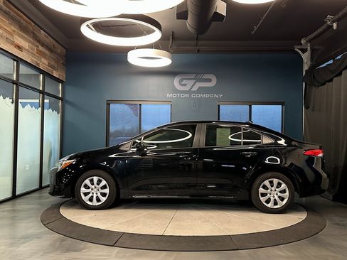 Used 2025 Toyota Corolla LE image 6