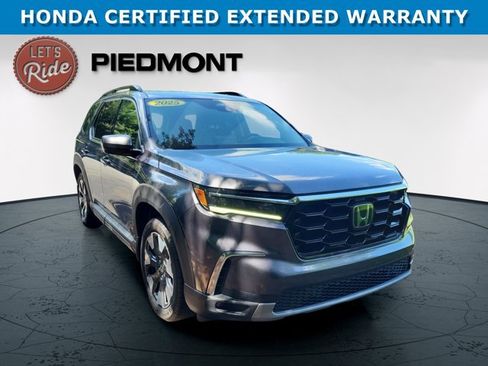 Certified 2025 Honda Pilot Touring image 4