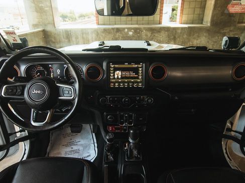 Used 2023 Jeep Gladiator Mojave w/ Cold Weather Group AWD/4WD image 25