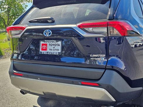 Used 2024 Toyota RAV4 Limited w/ Advanced Technology Package AWD/4WD image 13