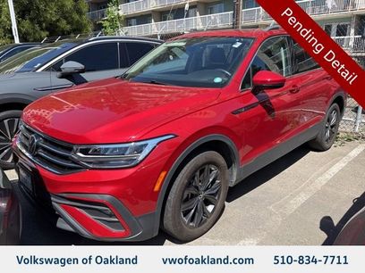 Used 2023 Volkswagen Tiguan SE w/ Panoramic Sunroof Package