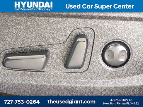 Used 2023 Hyundai Santa Fe SEL FWD image 22