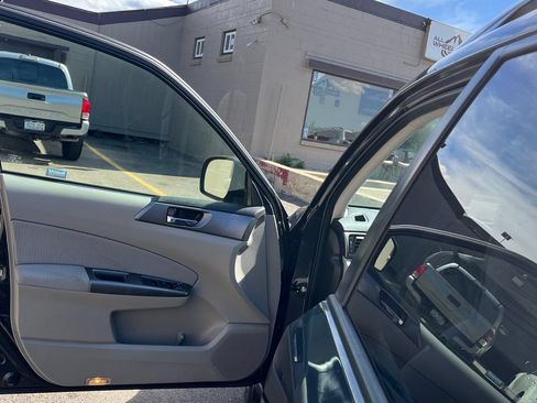 Used 2013 Subaru Forester 2.5X Premium w/ Popular Pkg 3 AWD/4WD image 10