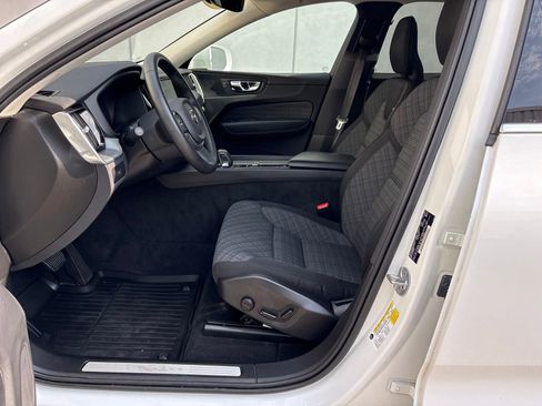 Certified 2023 Volvo XC60 B5 Core image 11