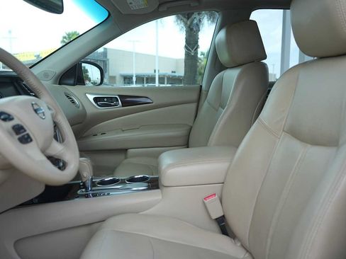 Used 2013 Nissan Pathfinder Platinum w/ Platinum Premium Pkg FWD image 11