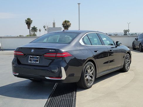 New 2026 BMW 530i RWD image 3