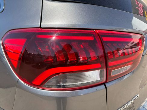 Used 2019 Kia Sorento SX FWD image 43