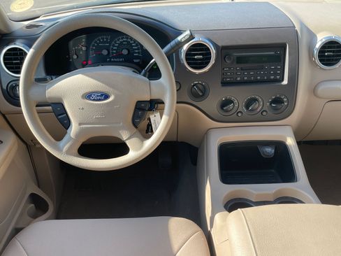 Used 2003 Ford Expedition XLT AWD/4WD image 18