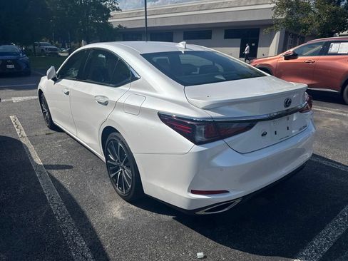 Used 2024 Lexus ES 350 w/ Premium Package FWD image 4