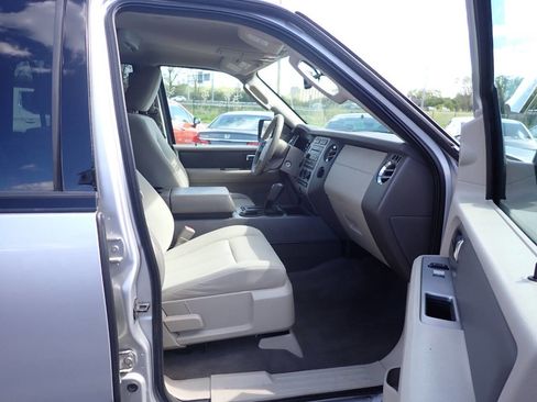 Used 2010 Ford Expedition XLT AWD/4WD image 9