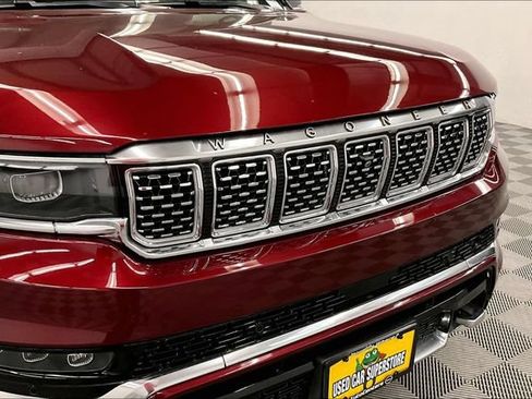 Used 2025 Jeep Grand Wagoneer L Series III w/ Rear-Seat Entertainment Group AWD/4WD image 34