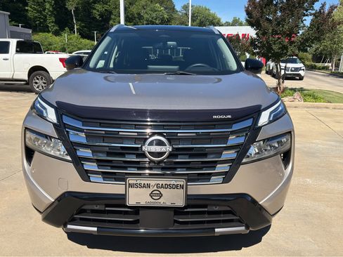 Used 2024 Nissan Rogue Platinum w/ Platinum Premium Package AWD/4WD image 8