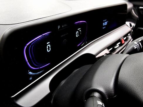 Certified 2025 Kia Seltos S image 19