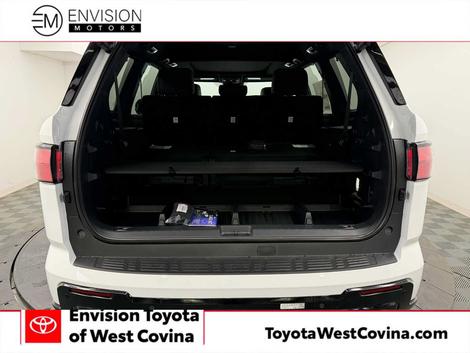 New 2026 Toyota Sequoia Limited w/ Tow Technology Package AWD/4WD image 13