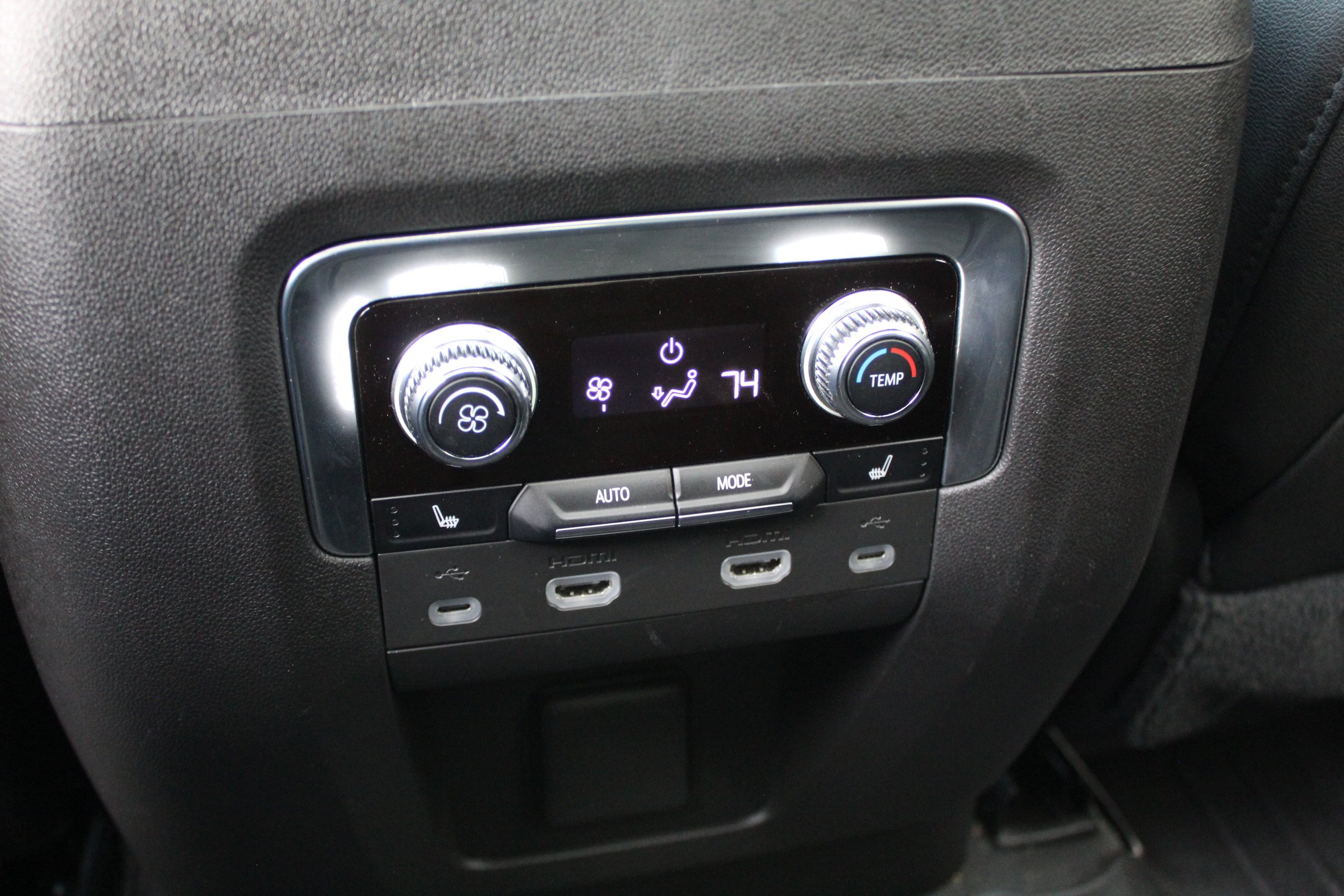 Used 2021 GMC Yukon AT4 w/ Rear Media and Nav Package AWD/4WD image 47