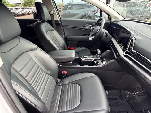 Certified 2025 Kia Sportage SX FWD image 32