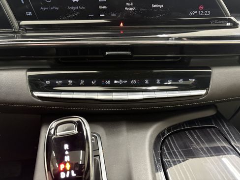 Used 2021 Cadillac Escalade Sport AWD/4WD image 18