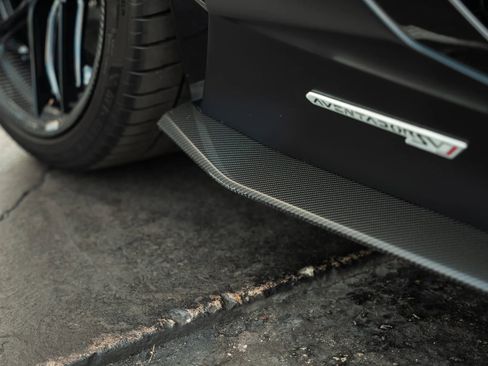 Used 2019 Lamborghini Aventador SVJ AWD/4WD image 22