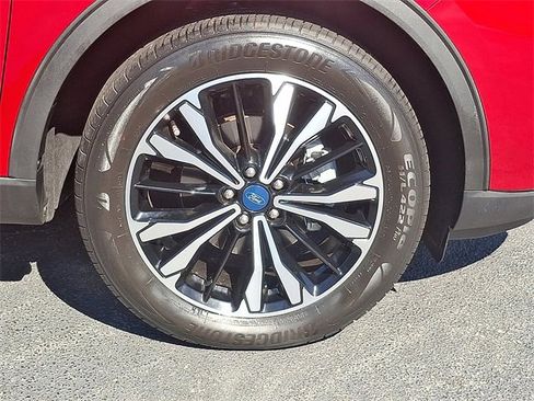 Used 2022 Ford Escape SE w/ SE Sport Appearance Package image 12