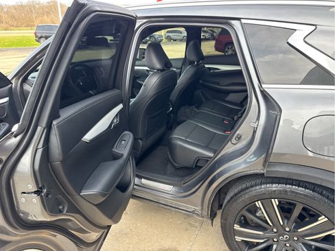 Used 2021 INFINITI QX50 Luxe w/ Appearance Package image 6
