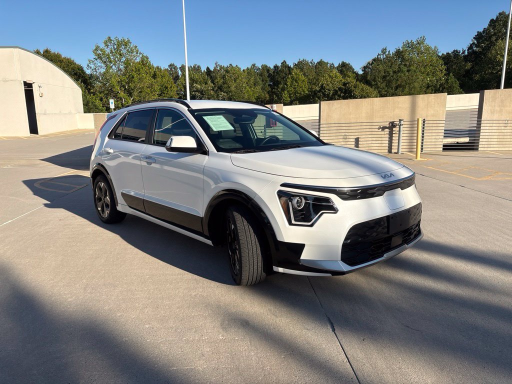 Used 2023 Kia Niro Wind w/ Wind Preserve Package FWD image 4