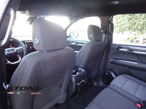Certified 2025 GMC Acadia Elevation FWD image 18