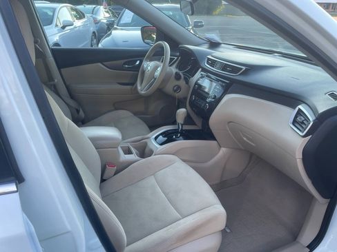 Used 2014 Nissan Rogue S FWD image 23