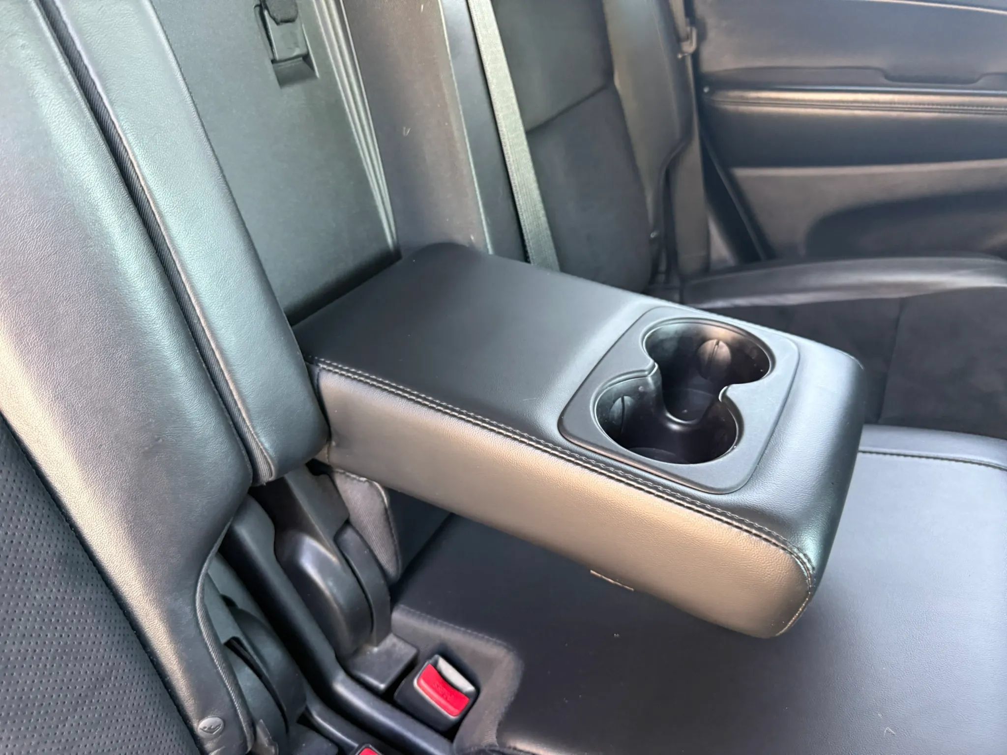 Used 2015 Jeep Grand Cherokee Altitude RWD image 15