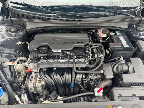 Used 2022 Hyundai Elantra SEL FWD image 11