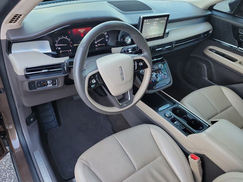 Used 2022 Lincoln Corsair FWD w/ Premium Package image 8