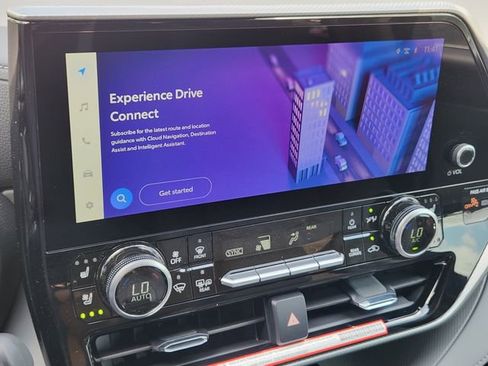 New 2026 Toyota Highlander Platinum image 14