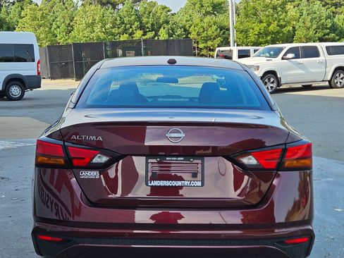 Used 2025 Nissan Altima 2.5 SV FWD image 6