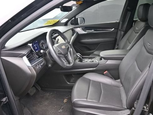 Used 2024 Cadillac XT5 Premium Luxury w/ Technology Package AWD/4WD image 13