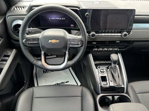 Used 2024 Chevrolet Colorado LT w/ LT Convenience Package III image 18