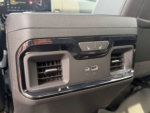 Used 2025 GMC Sierra 3500 AT4 w/ AT4 Premium Plus Package AWD/4WD image 32