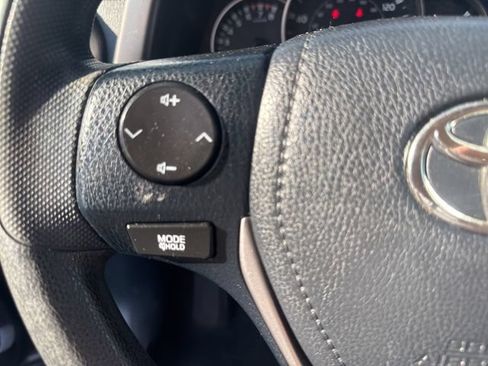 Used 2016 Toyota RAV4 LE AWD/4WD image 16