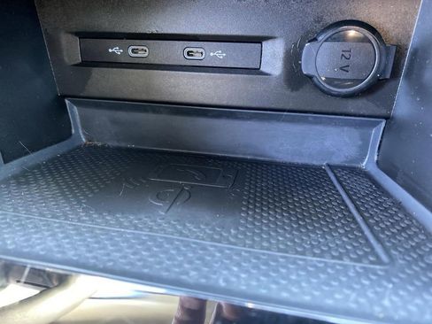 Certified 2022 Volkswagen Taos SEL image 25