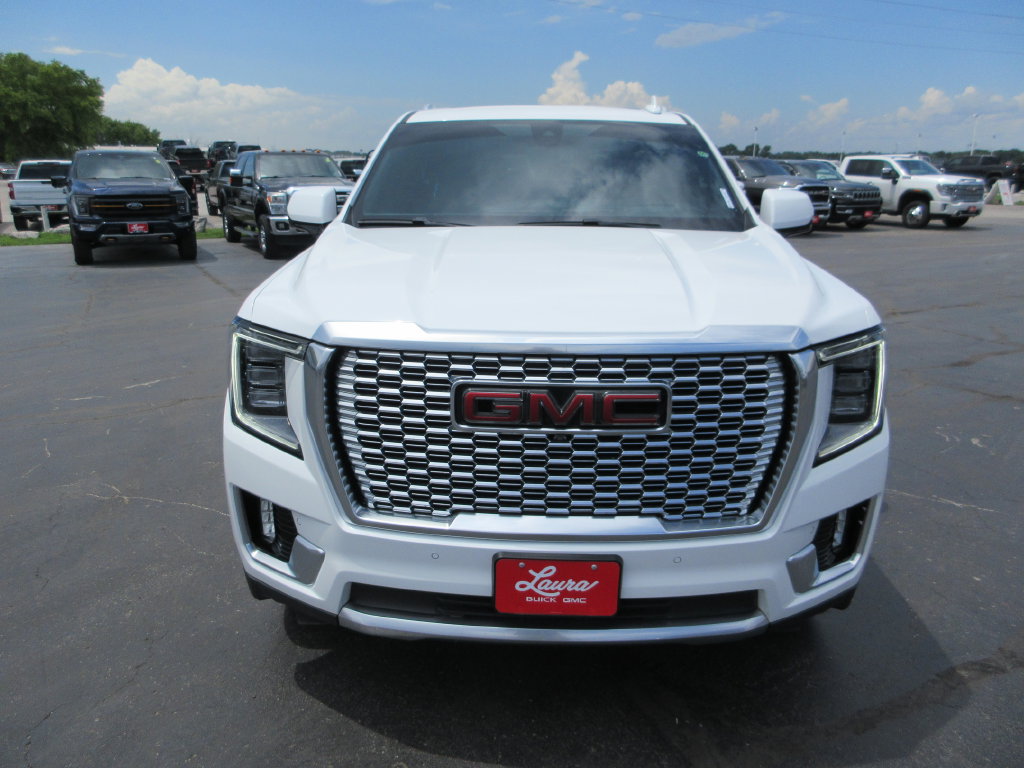 Used 2021 GMC Yukon Denali w/ Denali Ultimate Package AWD/4WD image 11
