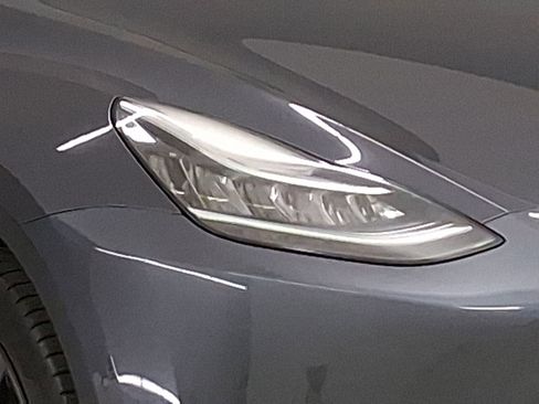 Used 2021 Tesla Model Y Long Range image 8