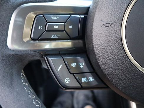 Used 2021 Ford Mustang Shelby GT500 w/ Carbon Fiber Track Pack image 26