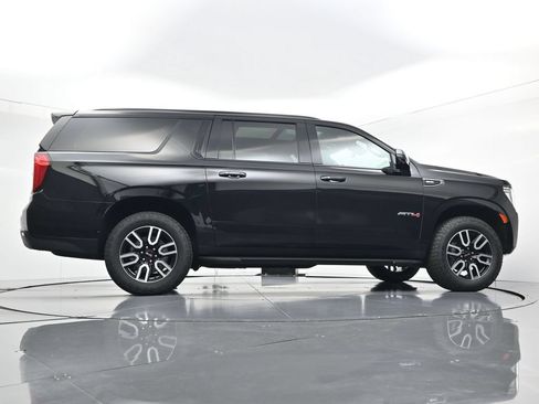 Used 2023 GMC Yukon XL AT4 w/ Technology Package AWD/4WD image 28