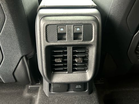 New 2025 Ford Bronco Badlands image 13