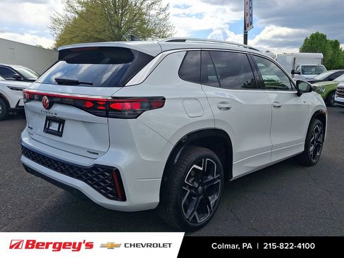 Used 2026 Volkswagen Tiguan SEL R-Line image 5