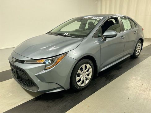 Used 2022 Toyota Corolla LE image 5