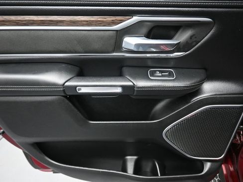 Used 2020 RAM 1500 Laramie image 36